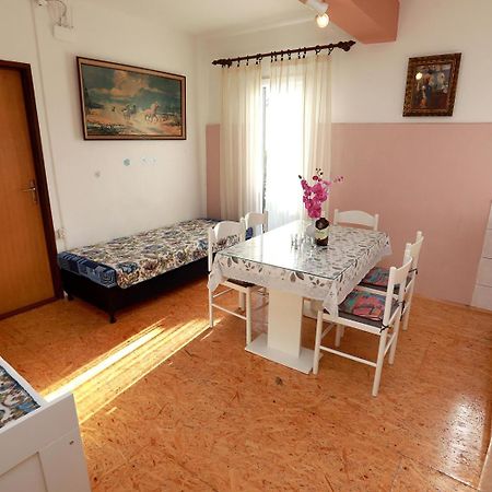 Apartments Irena Трогир Екстериор снимка